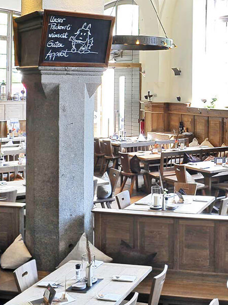 Locals and travelers meet and stay here to enjoying the atmosphere in the bavarian restaurant “Pschorr “